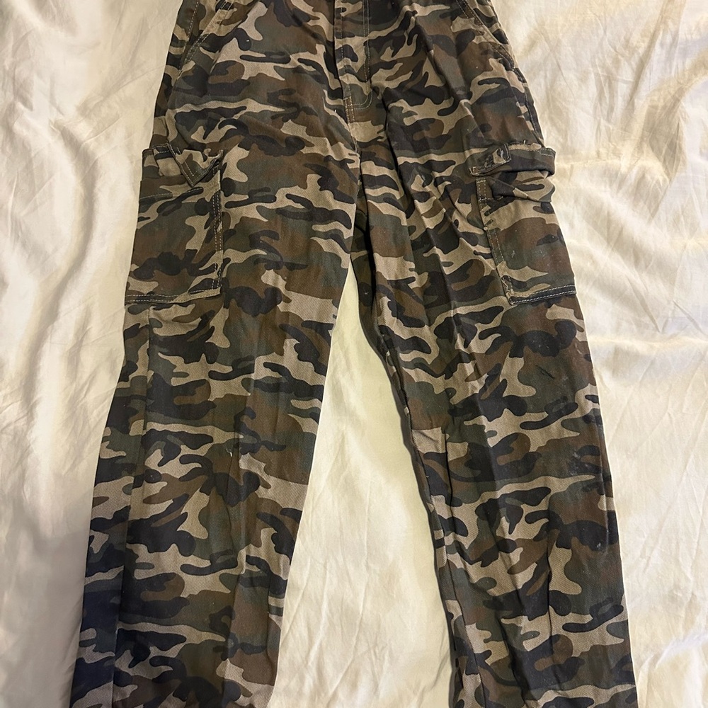 camo cargo pants